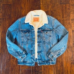 Levi’s Ex-boyfriend oversized Sherpa Jacket Size S
